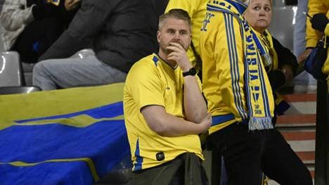 Die Fans im Stadion sind weiterhin besorgt