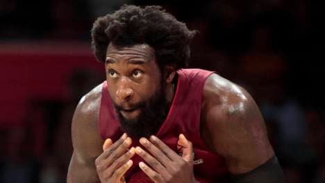 Othello Hunter kritisiert die Schiedsrichterleistung deutlich