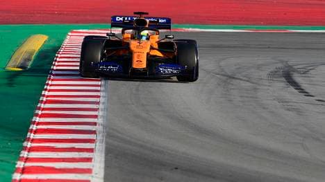 McLaren bei Testfahrten in Barcelona