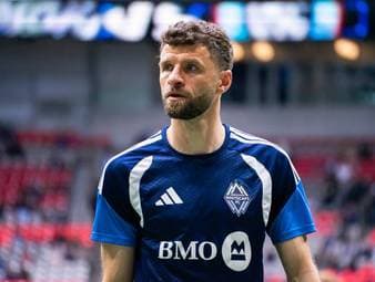 Müller-Kollege scherzt: "Zu viele Deutsche in der Liga"