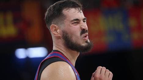 Nikola Kalinic ist 2,02 Meter groß