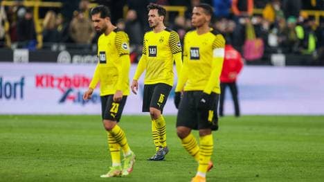 Mats Hummels (Mi.) bezog mit Borussia Dortmund eine herbe Pleite gegen RB Leipzig