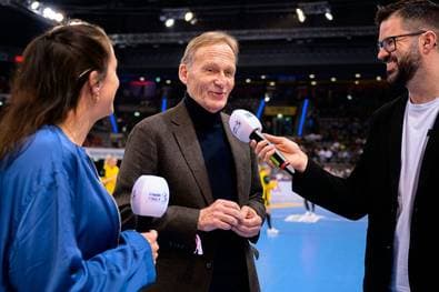 Watzke feiert BVB-Handballerinnen nach Pokaltriumph