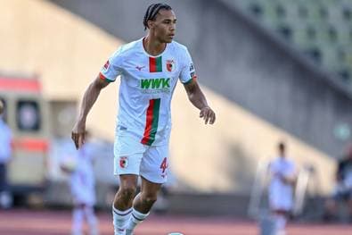 Augsburg gibt Mittelfeldspieler ab