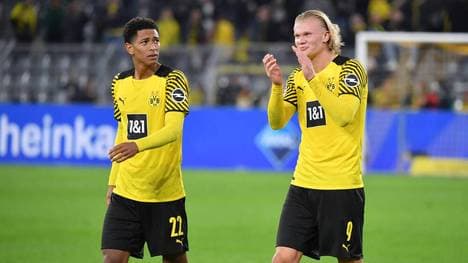 Jude Bellingham (l.) ist beim FC Liverpool im Gespräch