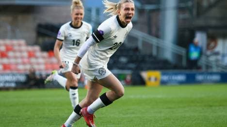 Elisa Senß leitete den klaren Sieg ein