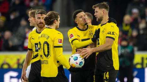 Niclas Füllkrug (r.) und Jadon Sancho (2.v.r.) sorgten beim BVB für einen Elfmeter-Zwist