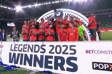 Legends Charity Game: Luís Figo und Portugal verzaubern Weltauswahl
