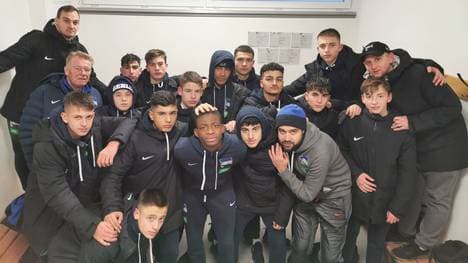 Die B-Junioren von Hertha BSC demonstrieren Zusammenhalt