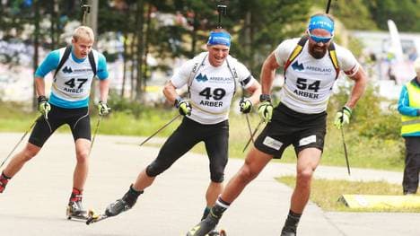 Erik Lesser (Nr. 49) bescherte Michael Rösch (Nr. 54) eine neue Frisur
