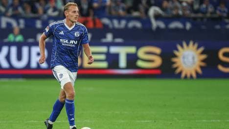 Timo Becker trifft mit Schalke auf Magdeburg