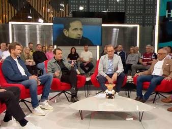 Dino Toppmöller soll bei Eintracht Frankfurt nicht unumstritten sein. Der SPORT1-Doppelpass diskutiert über die SGE.