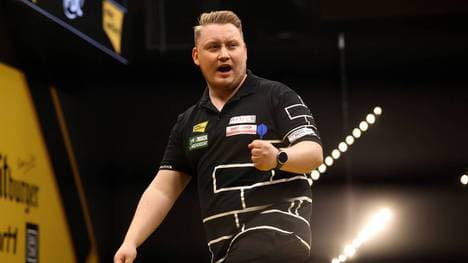 Martin Schindler spielt 2022 starke Darts