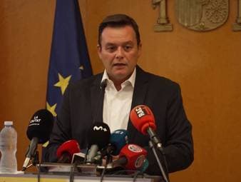 Victor Francos, der Präsident der spanischen Sportbehörde CSD, hat auf einer Pressekonferenz bekannt gegeben, Luis Rubiales zu suspendieren, wenn der Sportgerichtshof TAD dies für richtig hält.