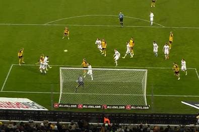 Joker sticht spät - und rettet Dresden im Topspiel