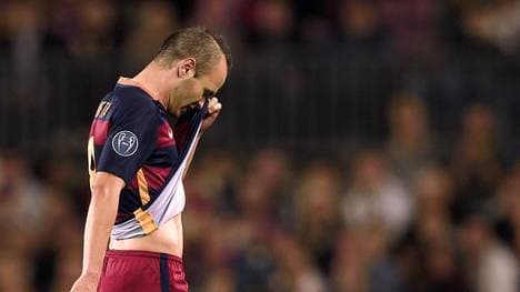 Andres Iniesta musste gegen Leverkusen verletzt vom Feld