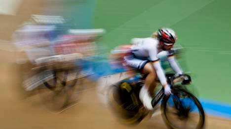 Radfahrerin Stephanie Pohl bei einem Punktfahren
