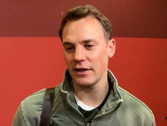 Das Champions-League-Rückspiel gegen Real Madrid beginnt mit einem Fehler von Manuel Neuer, doch der FC Bayern zieht am Ende ins Halbfinale ein. Nach dem Spiel reagiert der Torhüter auf seinen Fehlpass vor dem 0:1 und dem Freistoß-Tor von Arda Güler.