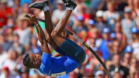 Raphael Holzdeppe wurde in Nürnberg mit übersprungenen 5,94 Metern Deutscher Meister