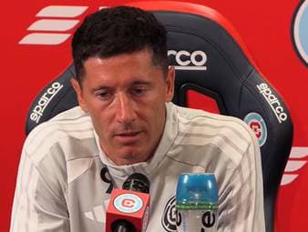 Robert Lewandowski erklärt bei seiner Präsentation seinen Wechsel zu Chicago Fire. Der Ex-Bayern-Stürmer macht deutlich, dass er nach seiner Zeit in Barcelona Europa zwingend verlassen wollte.