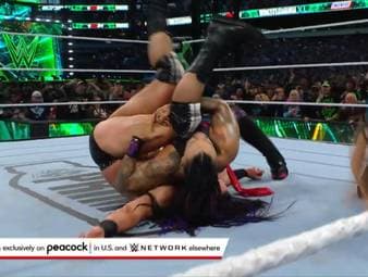 Der Eröffnungskampf des zweiten WrestleMania-Abends endet spektakulär: Damian Priest casht seinen Money-in-the-Bank-Koffer ein - und entreiß Drew McIntyre den frisch gewonnenen World Title.