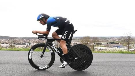 Ryan Gibbons hat den Auftakt der virtuellen Tour de France gewonnen