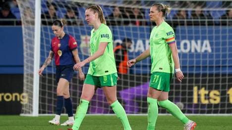 Janina Minge (l.) und Alexandra Popp waren mit dem VfL Wolfsburg gegen Barca chancenlos
