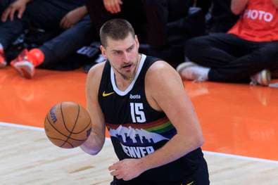 Jokic überragend - Flagg historisch