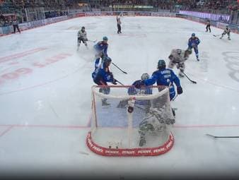 In einem turbulenten Spitzenspiel genügen den Eisbären Berlin fünf Treffer nicht zum Sieg. Den Ausschlag geben vier Überzahltore der Ingolstädter.