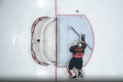 Was macht denn der Goalie da?!