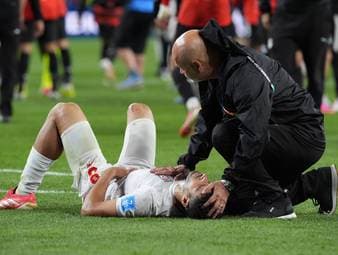 Der Iran braucht einen Sieg gegen Ägypten, um sicher in der K.o.-Phase der WM einzuziehen. In der Nachspielzeit scheint der goldene Treffer gelungen zu sein - doch eine VAR-Entscheidung lässt die Ekstase in große Ernüchterung umschlagen. 
