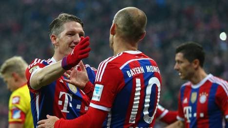 Schweinsteiger (l.) feierte beim letzten Heimspiel gegen Hoffenheim als Einwechselspieler sein Comeback