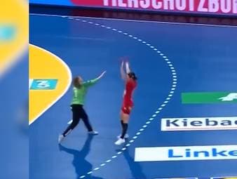 Bei der Frauen-Handball-WM kommt es zu einer besonders kuriosen Schlussphase beim Spiel zwischen Serbien und den Färöer Inseln. 