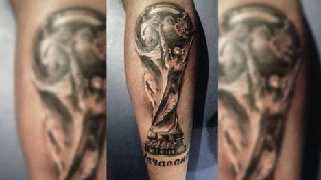 Jerome Boateng lässt sich den Weltmeister-Pokal auf die Wade tätowieren