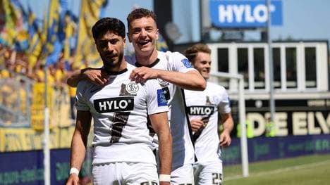 Muhammed Damar (l.) beim Torjubel