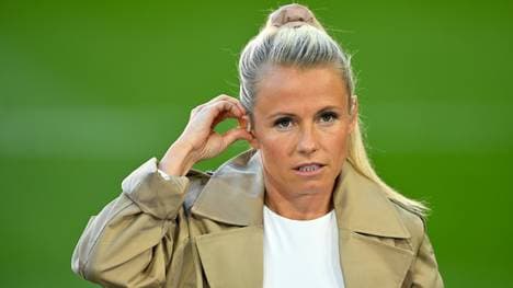 Julia Simic als Sky-Expertin