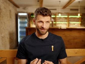 Mit den Vancouver Whitecaps erreichte Thomas Müller in seiner ersten MLS-Saison direkt das Finale - und hat noch viel vor. Außerdem verrät er, wie er den FC Bayern noch verfolgt und was er seinem Ex-Klub in dieser Saison zutraut.