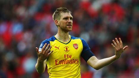 Mertesacker meckert gegen Teamkollegen