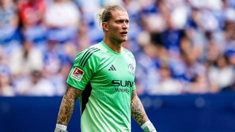 Schalke Torhüter Loris Karius  im Fokus vor dem Spiel gegen Hertha BSC