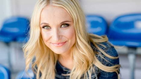 Nele Schenker moderiert zukünftig das internationale Fußball-Magazin "Scooore!" im Free-TV auf SPORT1