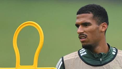 Defensivmann Jenz wird ein Königsblauer