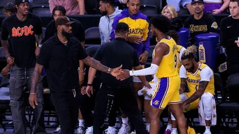 Erstmals standen LeBron James und Sohn Bronny gemeinsam auf dem Feld