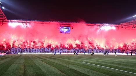 Die Magdeburger Fans zündeten Pyrotechnik