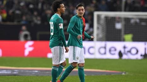 Leroy Sané und Mesut Özil spielten zusammen in der Nationalmannschaft