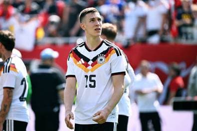 Schlotterbeck reagiert auf Mourinho-Gerücht