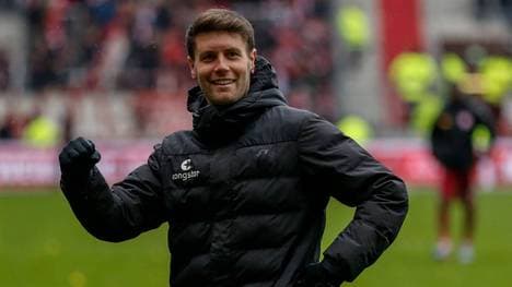 Fabian Hürzeler hat seit Amtsbeginn beim FC St. Pauli alle Zweitliga-Spiele gewonnen