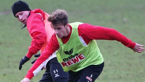 Lukas Klünter im Zweikampf