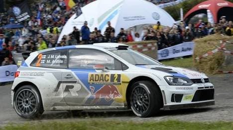 Jari-Matti Latvala liegt bei der Heimrallye von Volkswagen auf Siegkurs