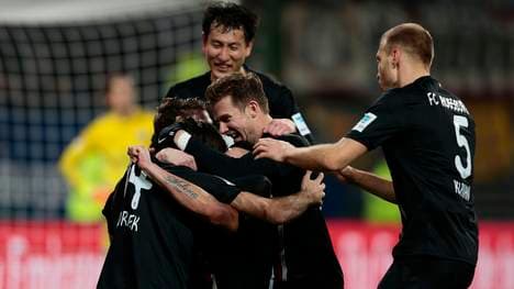 Hamburger SV v FC Augsburg - Bundesliga