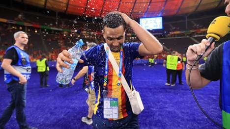 Der Vater von Lamine Yamal beim Gewinn des EM-Titels